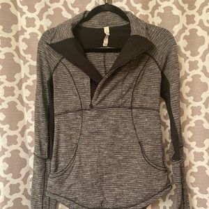 Lululemon 1/2 zip pullover.                           GUC